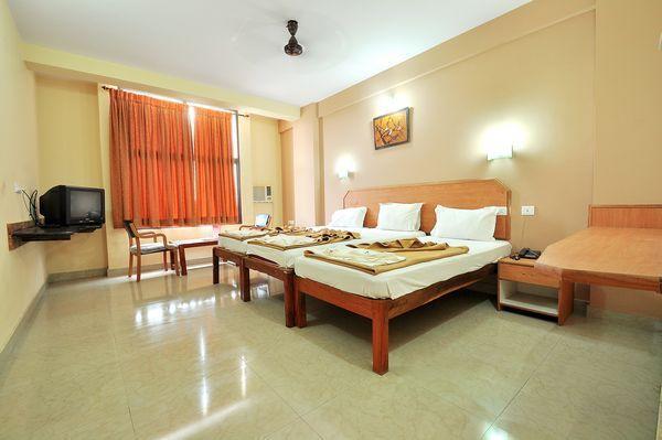 Sreeya Comforts Mysore Bagian luar foto